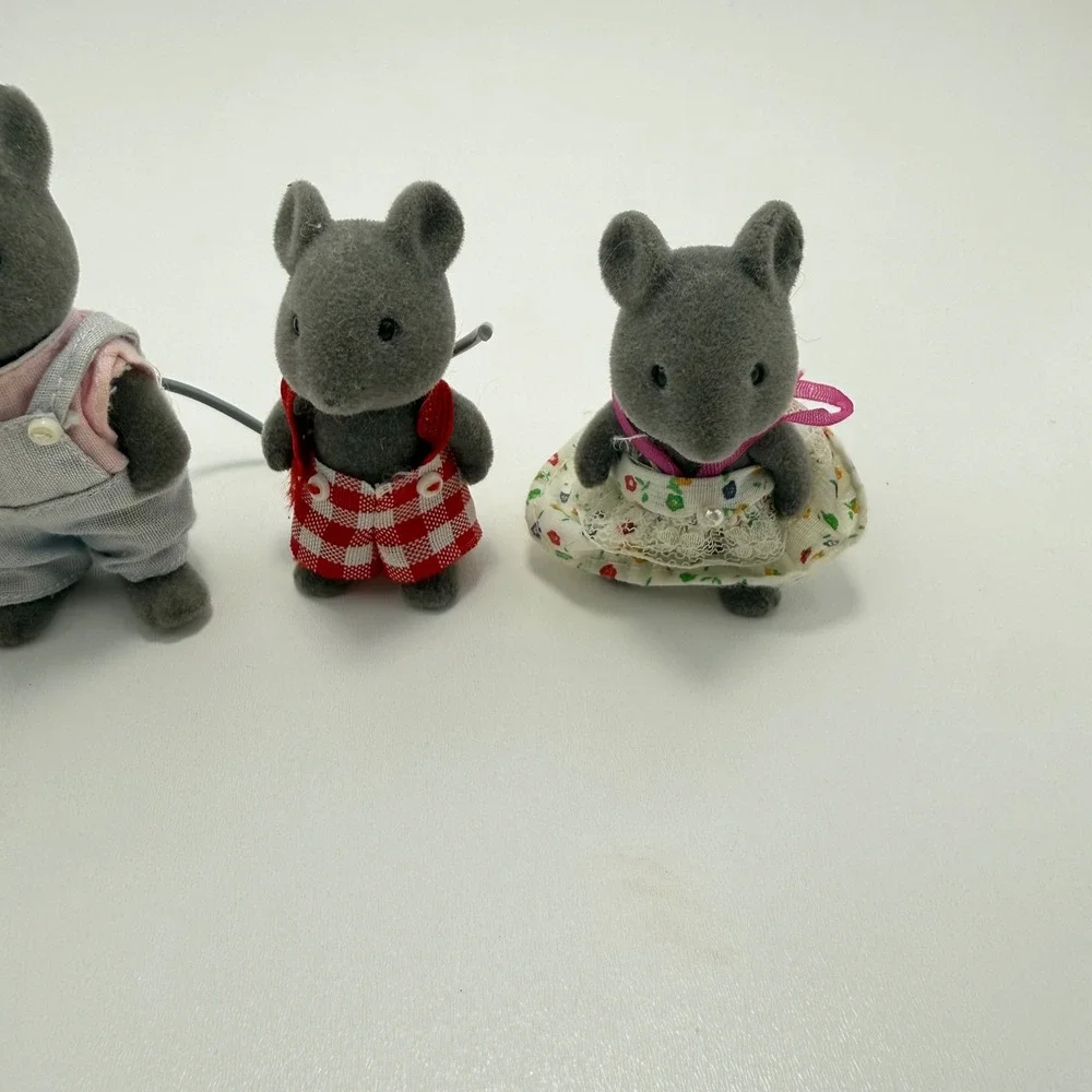 Vintage Sylvanian Family/Calico Critters Thistlethorn Mouse Family Set of 4
